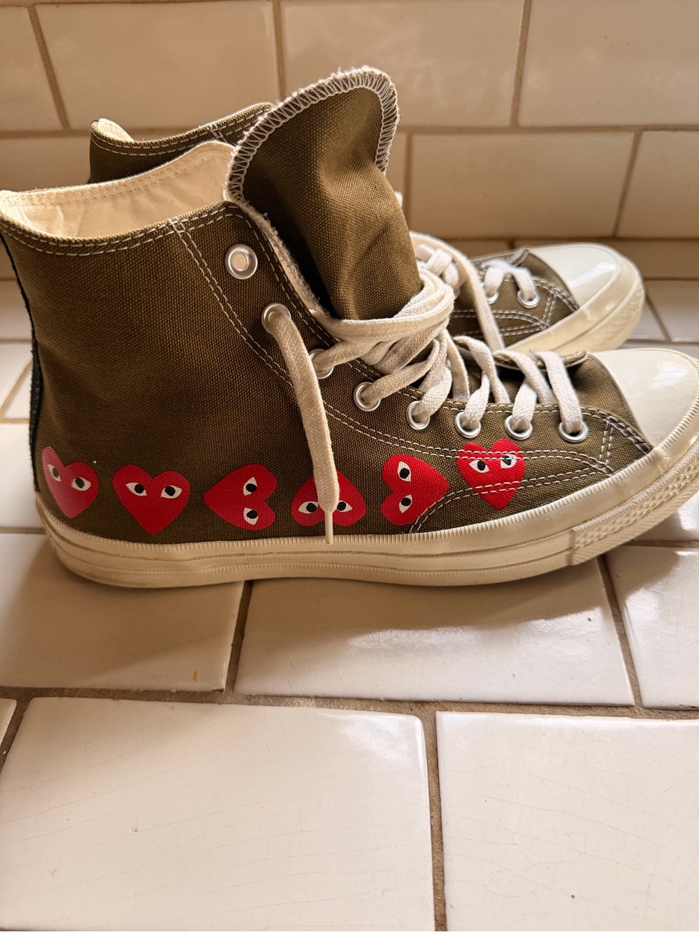 Converse Mens Olive High-Top Sneakers with Red Heart Motifs